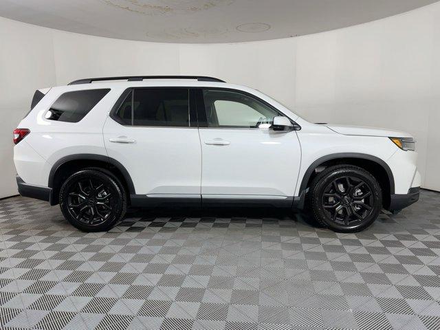 new 2025 Honda Pilot car, priced at $49,161