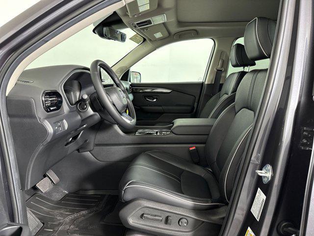 new 2025 Honda Pilot car, priced at $53,371