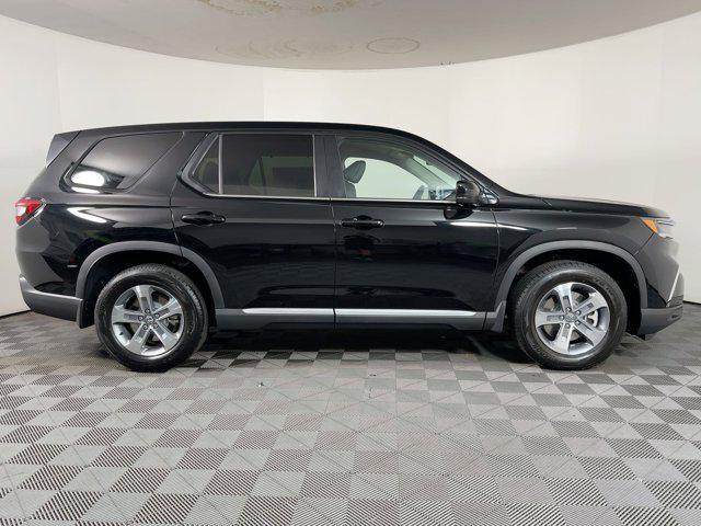 new 2025 Honda Pilot car, priced at $42,841