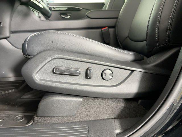 new 2025 Honda Pilot car, priced at $42,841