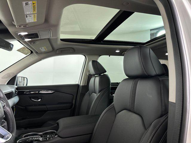 new 2025 Honda Pilot car, priced at $49,161
