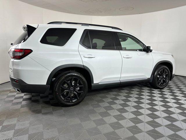 new 2025 Honda Pilot car, priced at $49,161