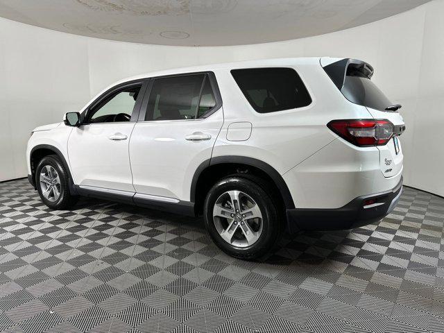 new 2025 Honda Pilot car, priced at $45,001