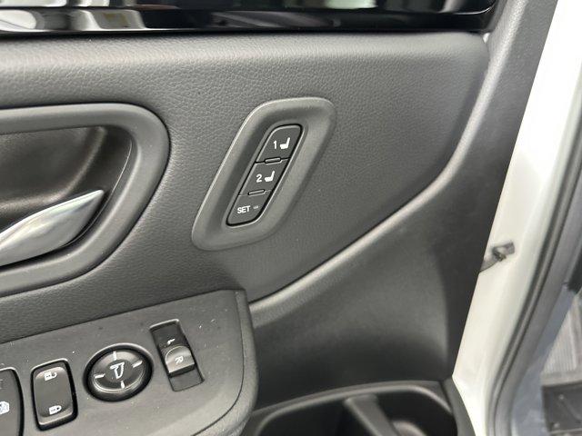 new 2025 Honda Pilot car, priced at $45,701