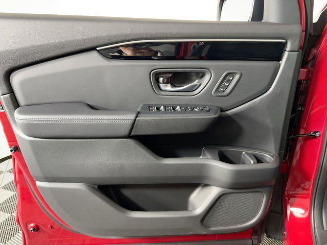 new 2025 Honda Pilot car, priced at $47,701