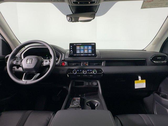 new 2025 Honda Pilot car, priced at $42,721
