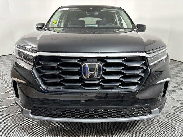 new 2025 Honda Pilot car, priced at $41,912