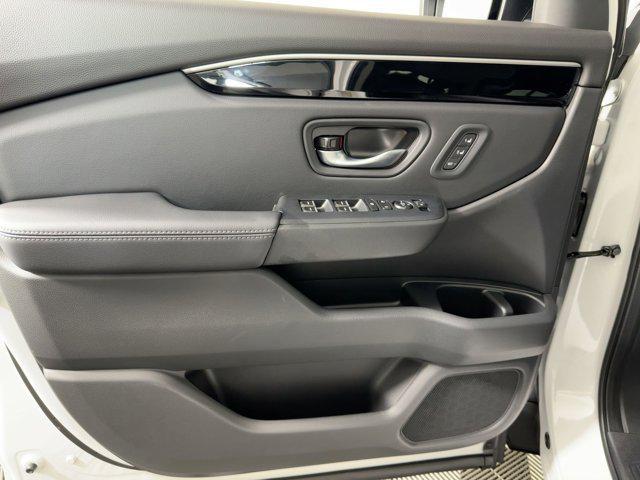 new 2025 Honda Pilot car, priced at $49,161