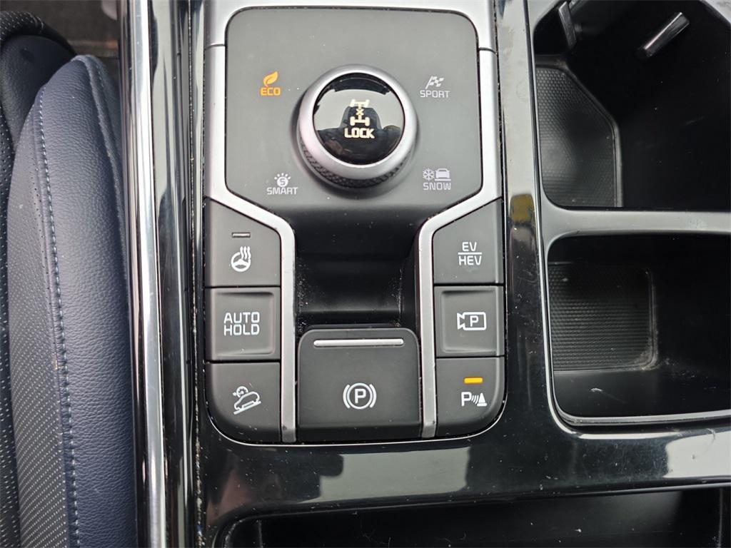 used 2023 Kia Sorento Plug-In Hybrid car, priced at $29,650