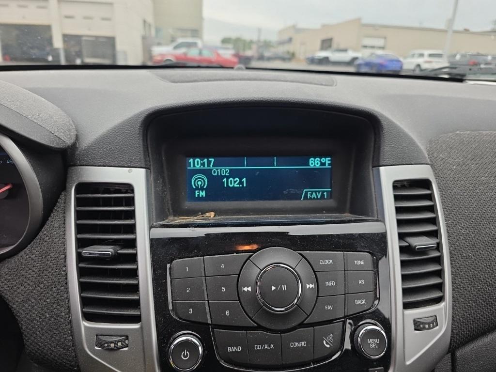 used 2015 Chevrolet Cruze car, priced at $8,900