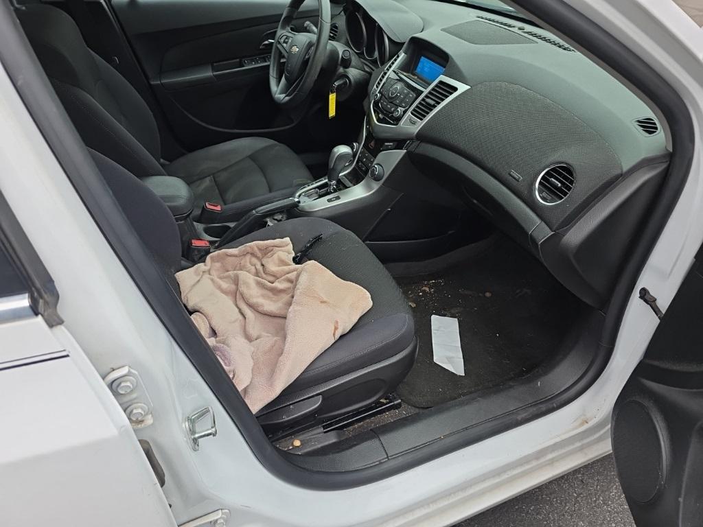 used 2015 Chevrolet Cruze car, priced at $8,900