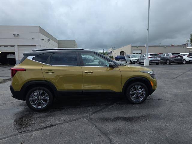 used 2024 Kia Seltos car, priced at $22,999