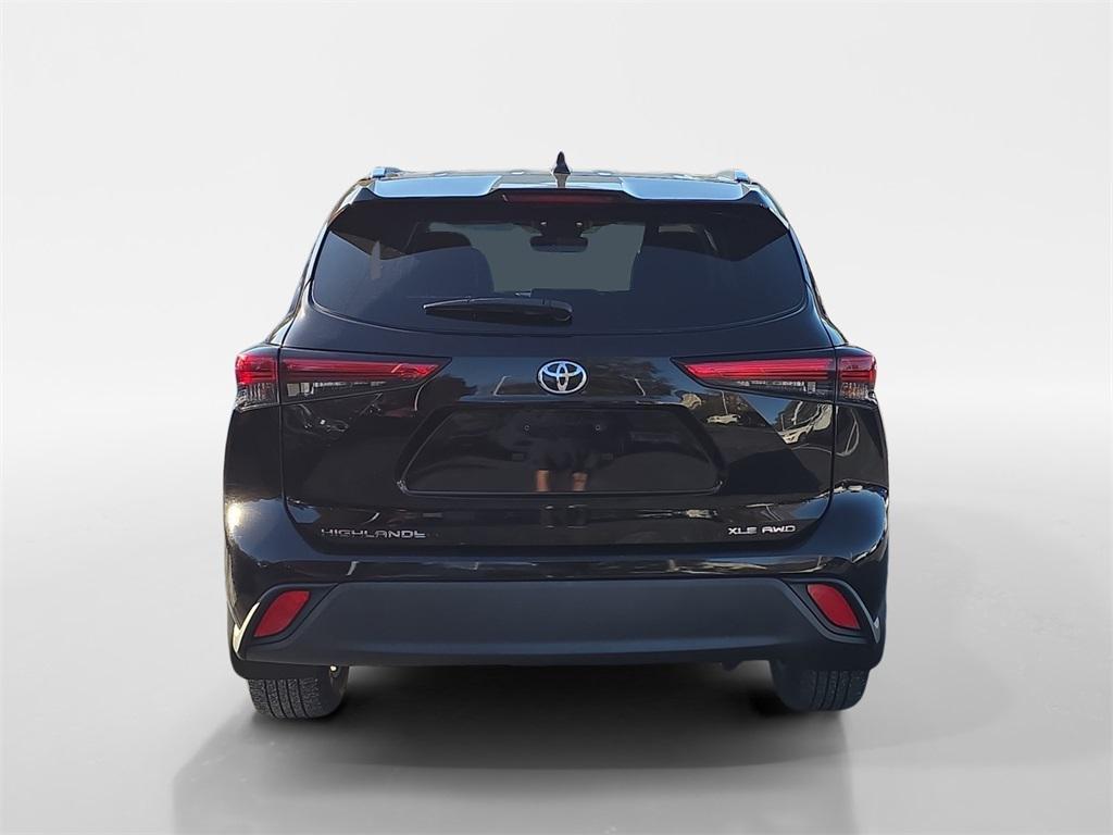 used 2021 Toyota Highlander car, priced at $27,490