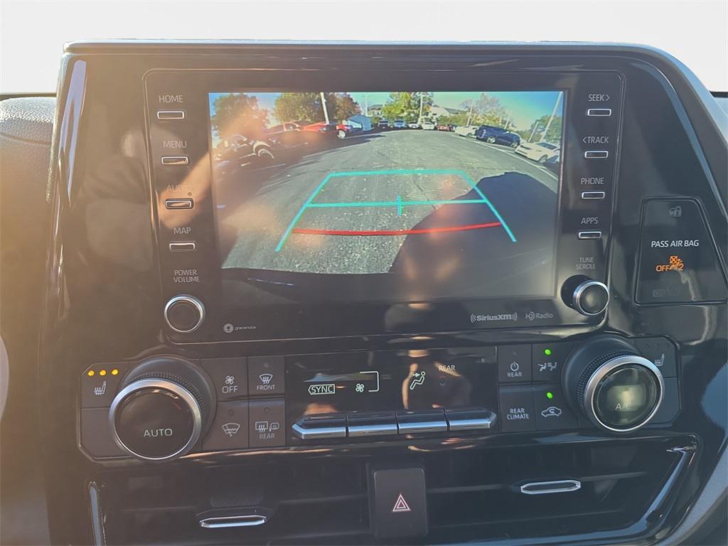 used 2021 Toyota Highlander car, priced at $27,490