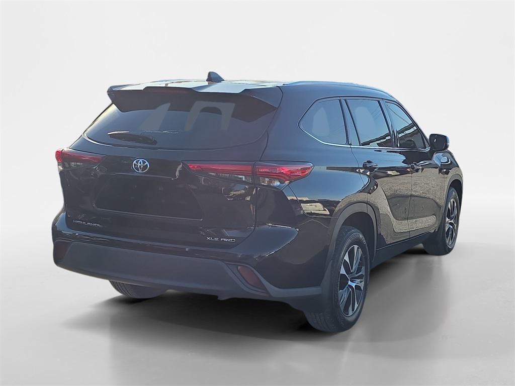 used 2021 Toyota Highlander car, priced at $27,490