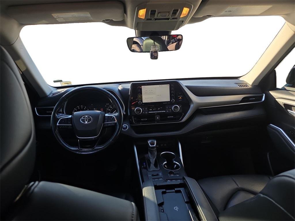 used 2021 Toyota Highlander car, priced at $27,490
