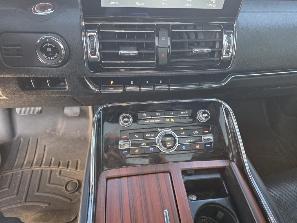 used 2020 Lincoln Navigator car, priced at $39,900