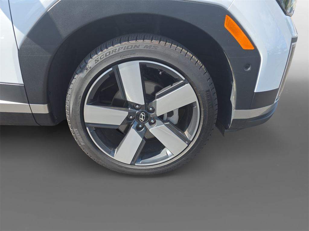 used 2025 Hyundai Santa Fe car, priced at $36,900
