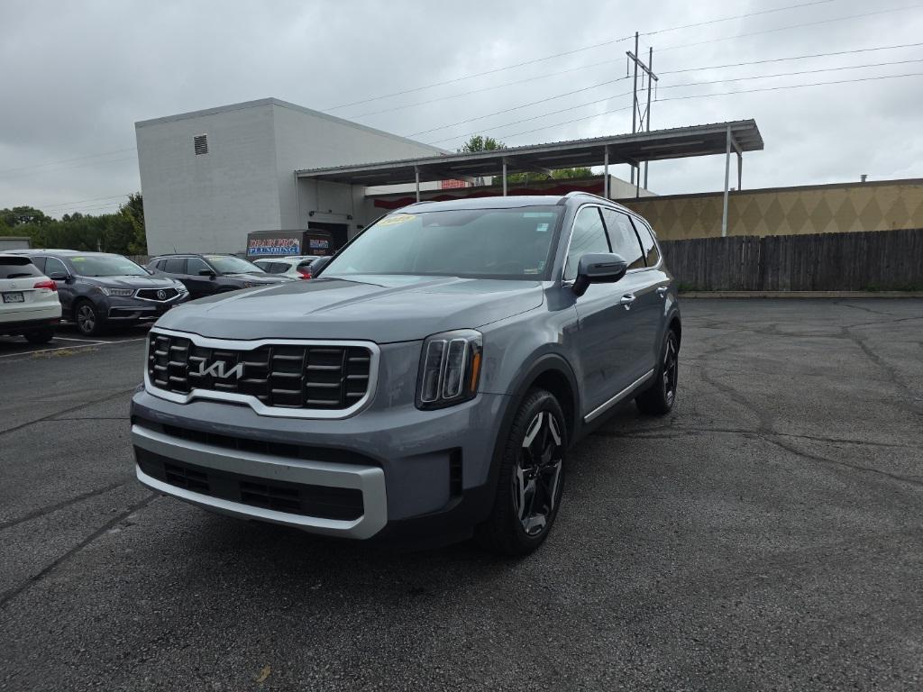 used 2025 Kia Telluride car, priced at $34,900