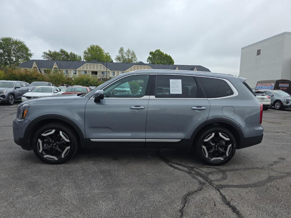 used 2025 Kia Telluride car, priced at $34,900