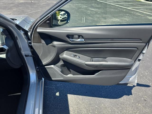 used 2024 Nissan Altima car
