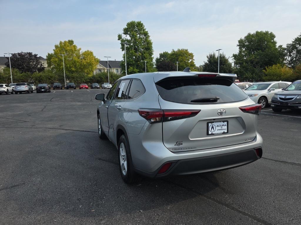 used 2024 Toyota Highlander car, priced at $37,999
