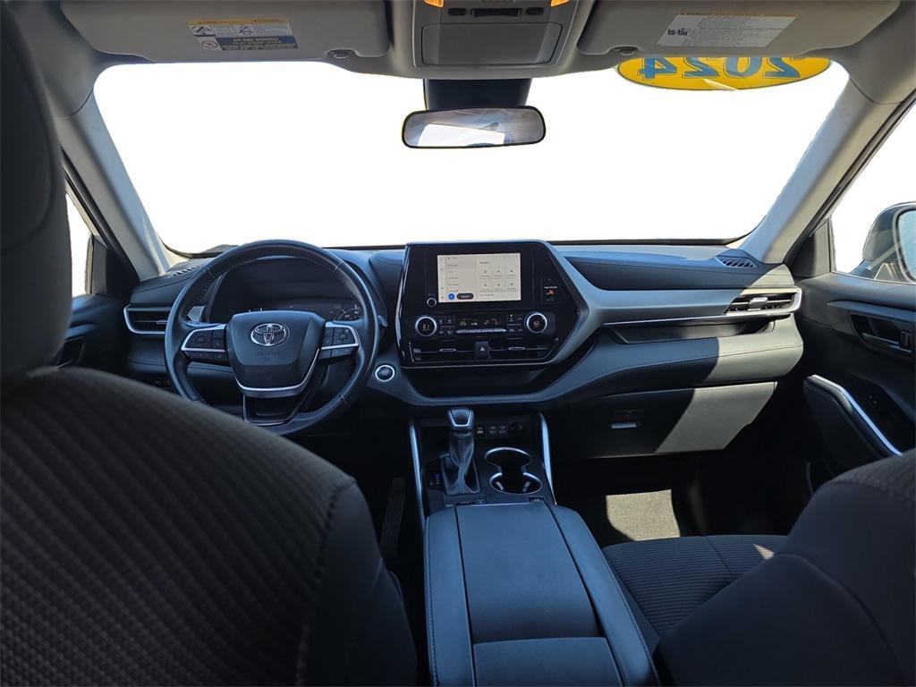 used 2024 Toyota Highlander car, priced at $36,900