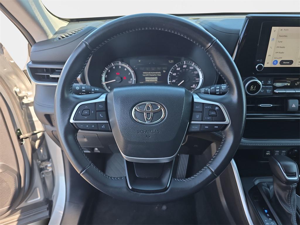 used 2024 Toyota Highlander car, priced at $36,900