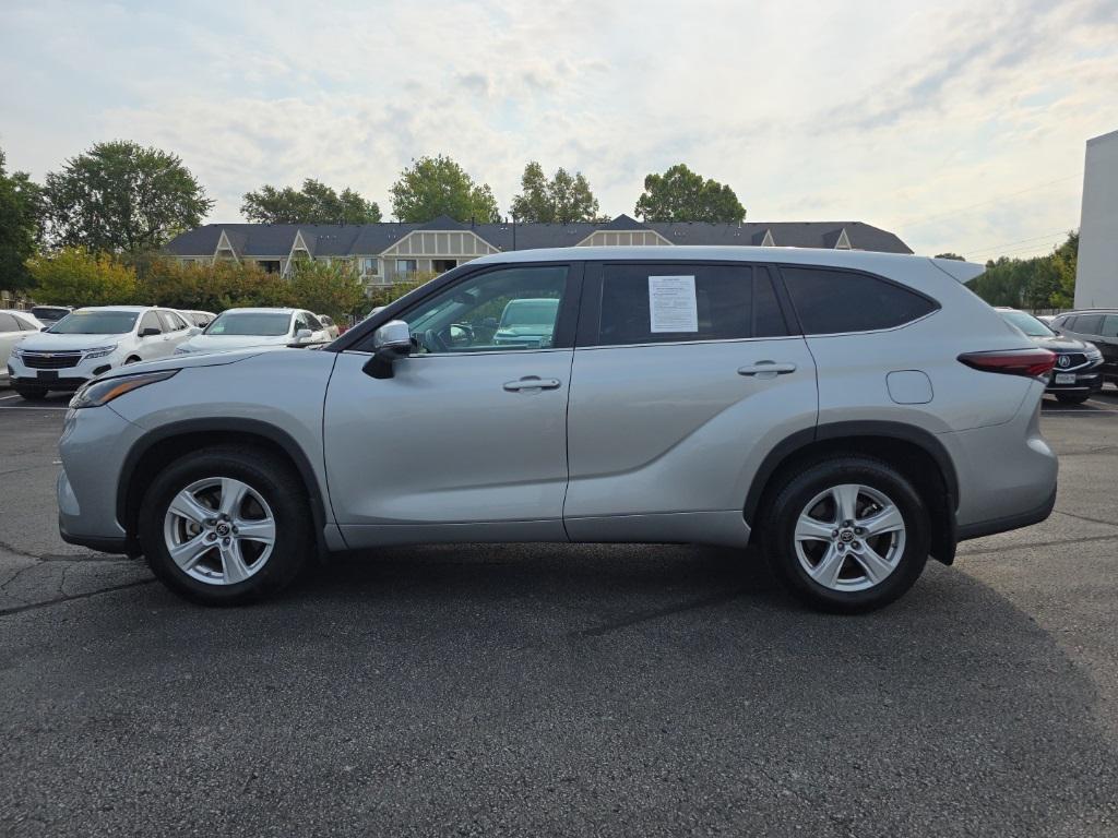 used 2024 Toyota Highlander car, priced at $37,999