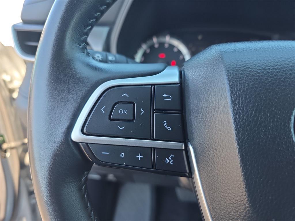 used 2024 Toyota Highlander car, priced at $36,900