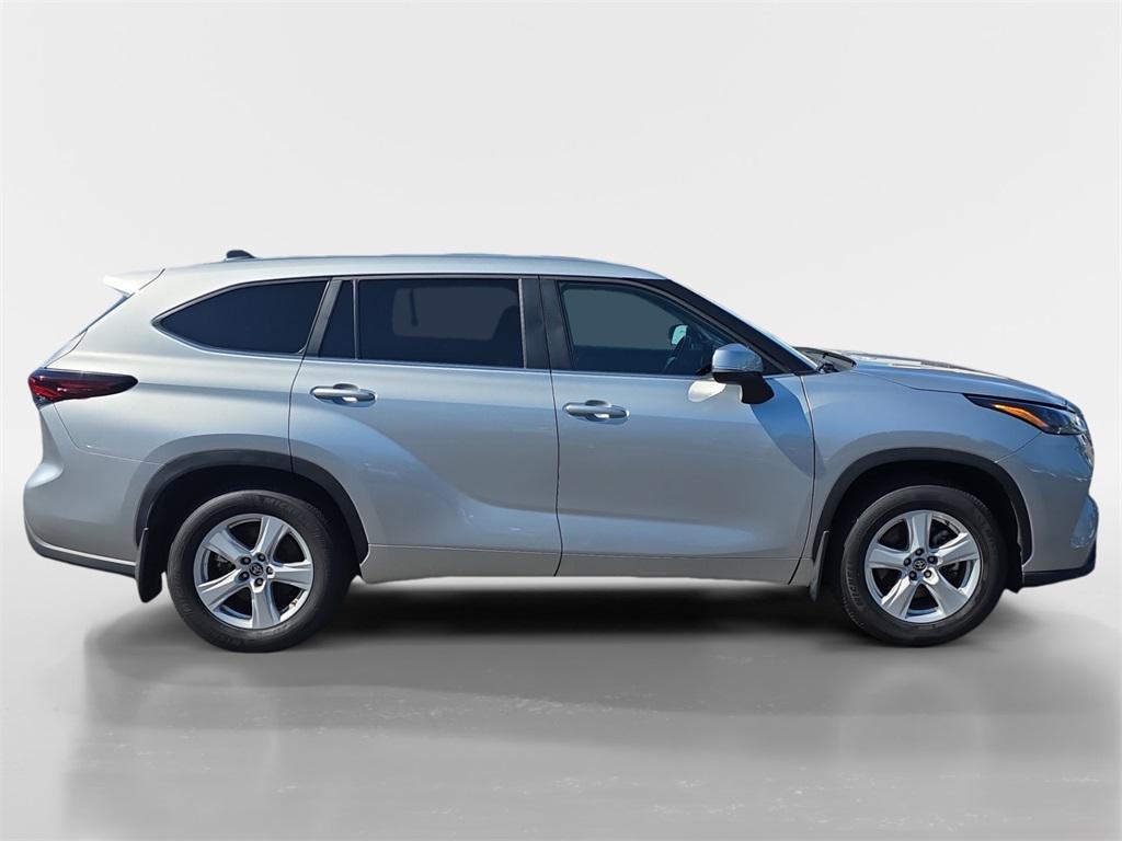 used 2024 Toyota Highlander car, priced at $36,900