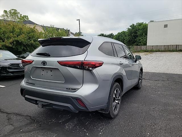 used 2021 Toyota Highlander car, priced at $32,900