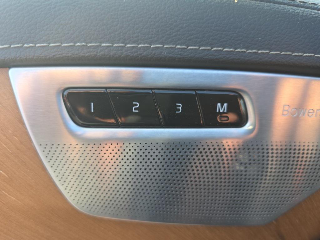used 2019 Volvo XC90 car, priced at $25,900