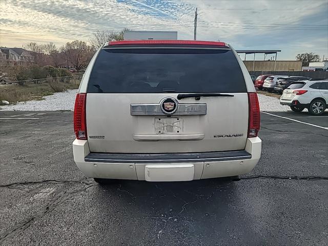 used 2013 Cadillac Escalade ESV car, priced at $12,900