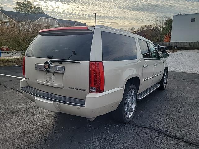 used 2013 Cadillac Escalade ESV car, priced at $12,900