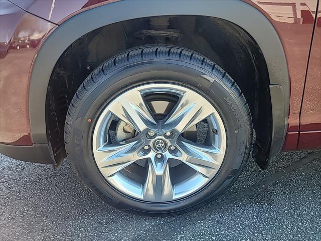 used 2018 Toyota Highlander car, priced at $25,900