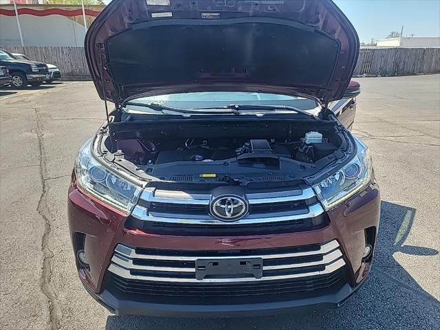 used 2018 Toyota Highlander car, priced at $25,900