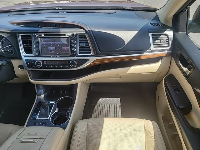 used 2018 Toyota Highlander car, priced at $25,900