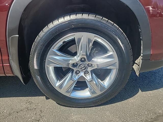 used 2018 Toyota Highlander car, priced at $25,900