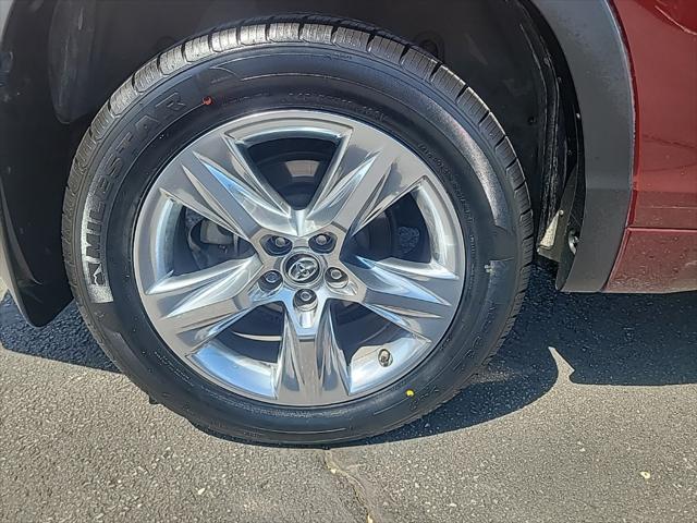 used 2018 Toyota Highlander car, priced at $25,900