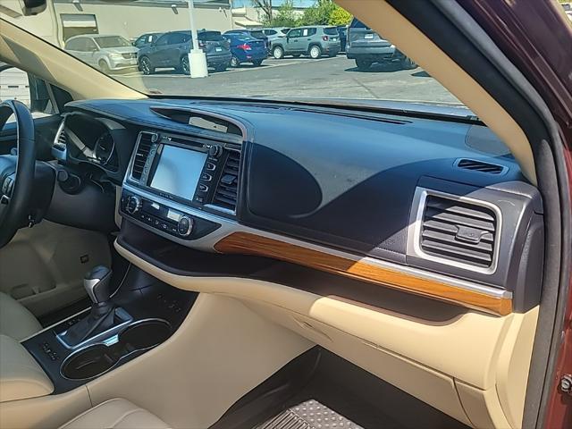 used 2018 Toyota Highlander car, priced at $25,900