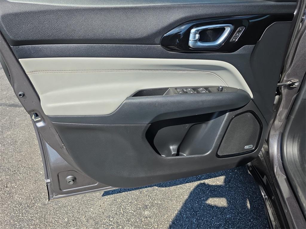 used 2022 Jeep Compass car, priced at $22,200
