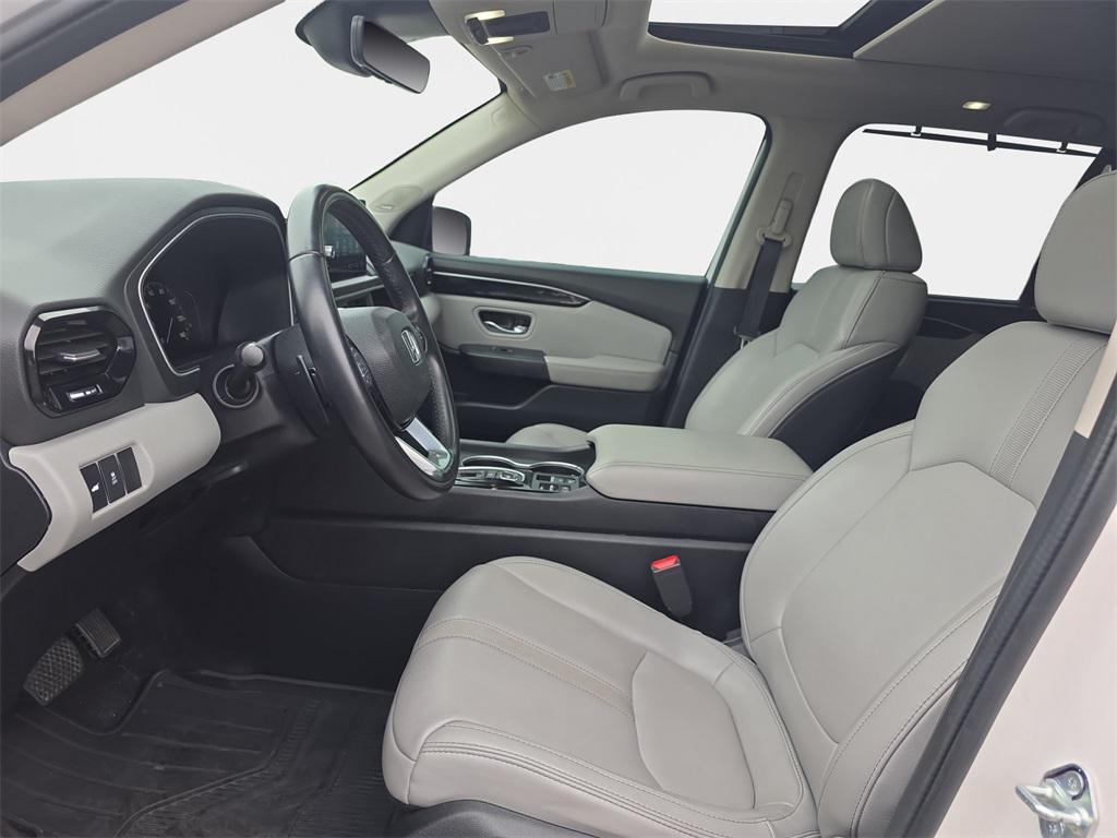 used 2023 Honda Pilot car, priced at $35,900