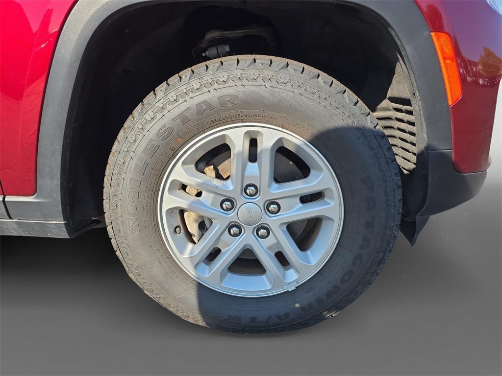used 2023 Jeep Grand Cherokee car, priced at $24,400