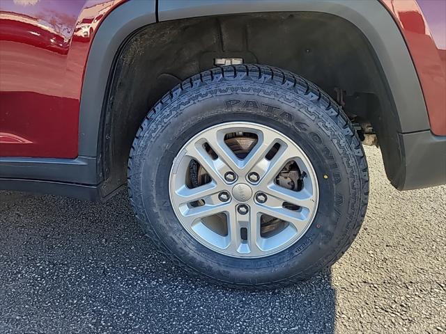used 2023 Jeep Grand Cherokee car, priced at $28,500