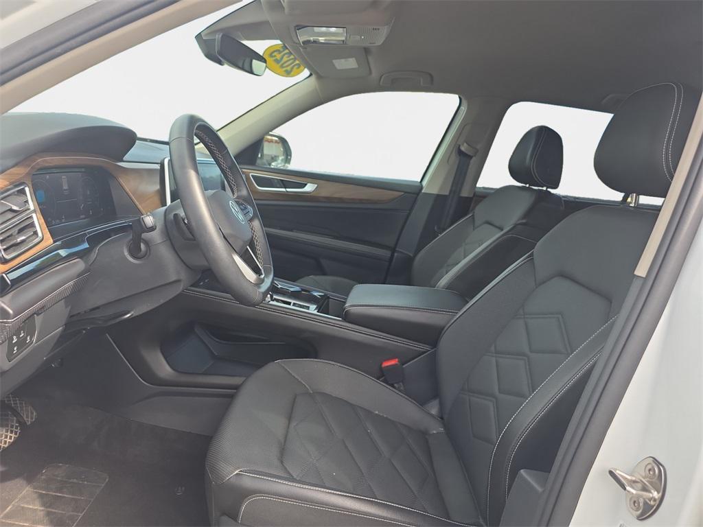 used 2025 Volkswagen Atlas car, priced at $34,500