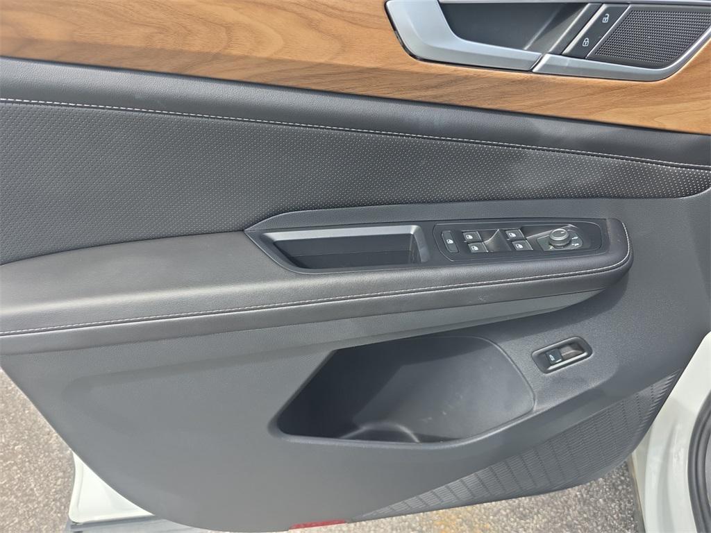used 2025 Volkswagen Atlas car, priced at $34,500