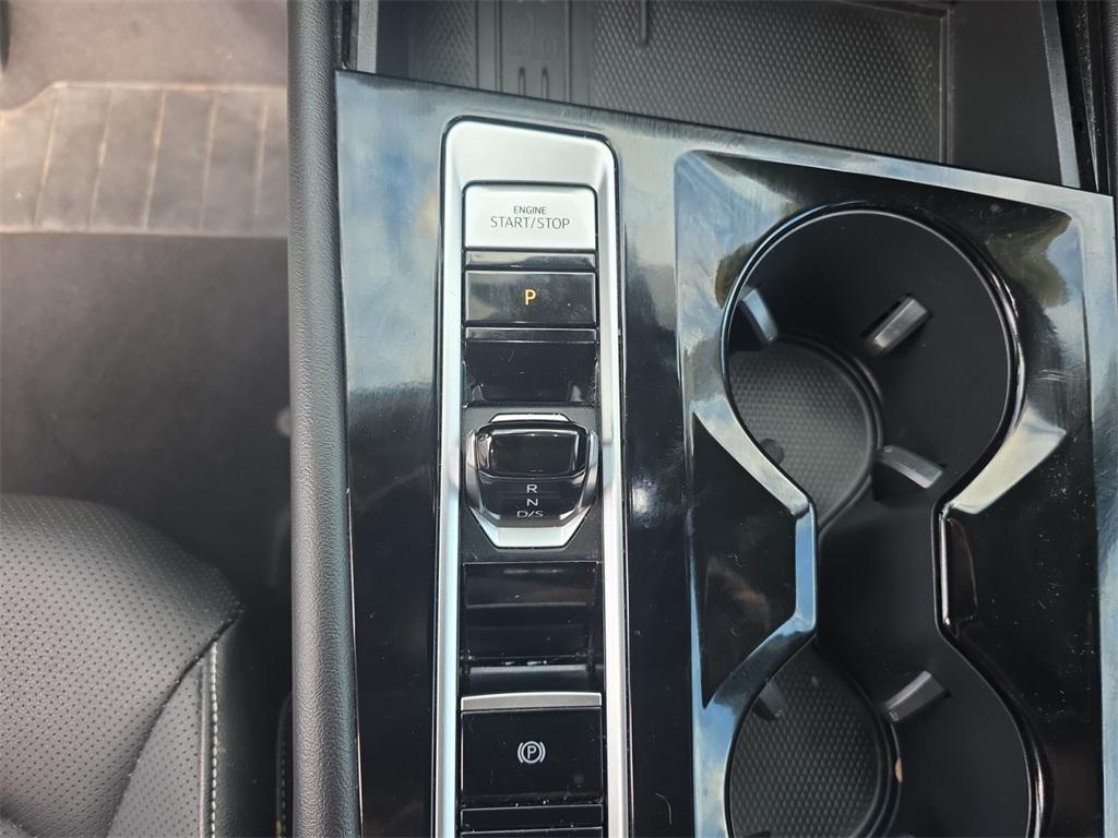 used 2025 Volkswagen Atlas car, priced at $34,500
