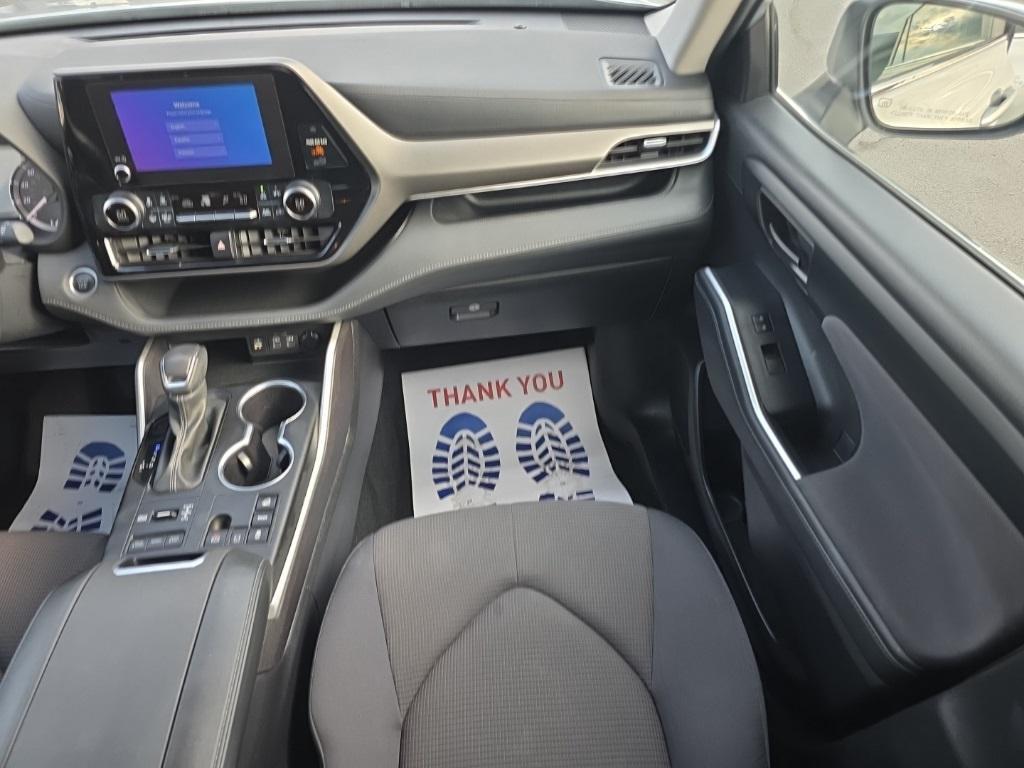used 2024 Toyota Highlander car, priced at $36,999
