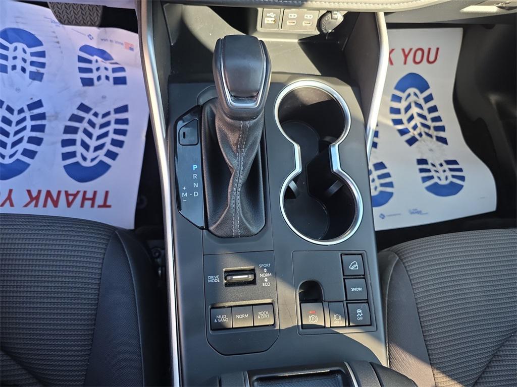 used 2024 Toyota Highlander car, priced at $35,900